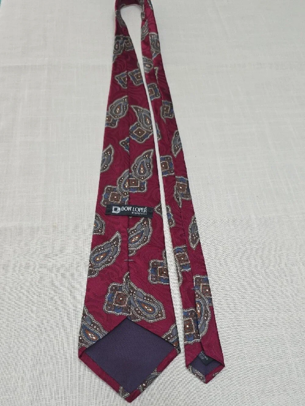 Vintage Don Loper 100% Silk Men's Burgundy Paisley Tie